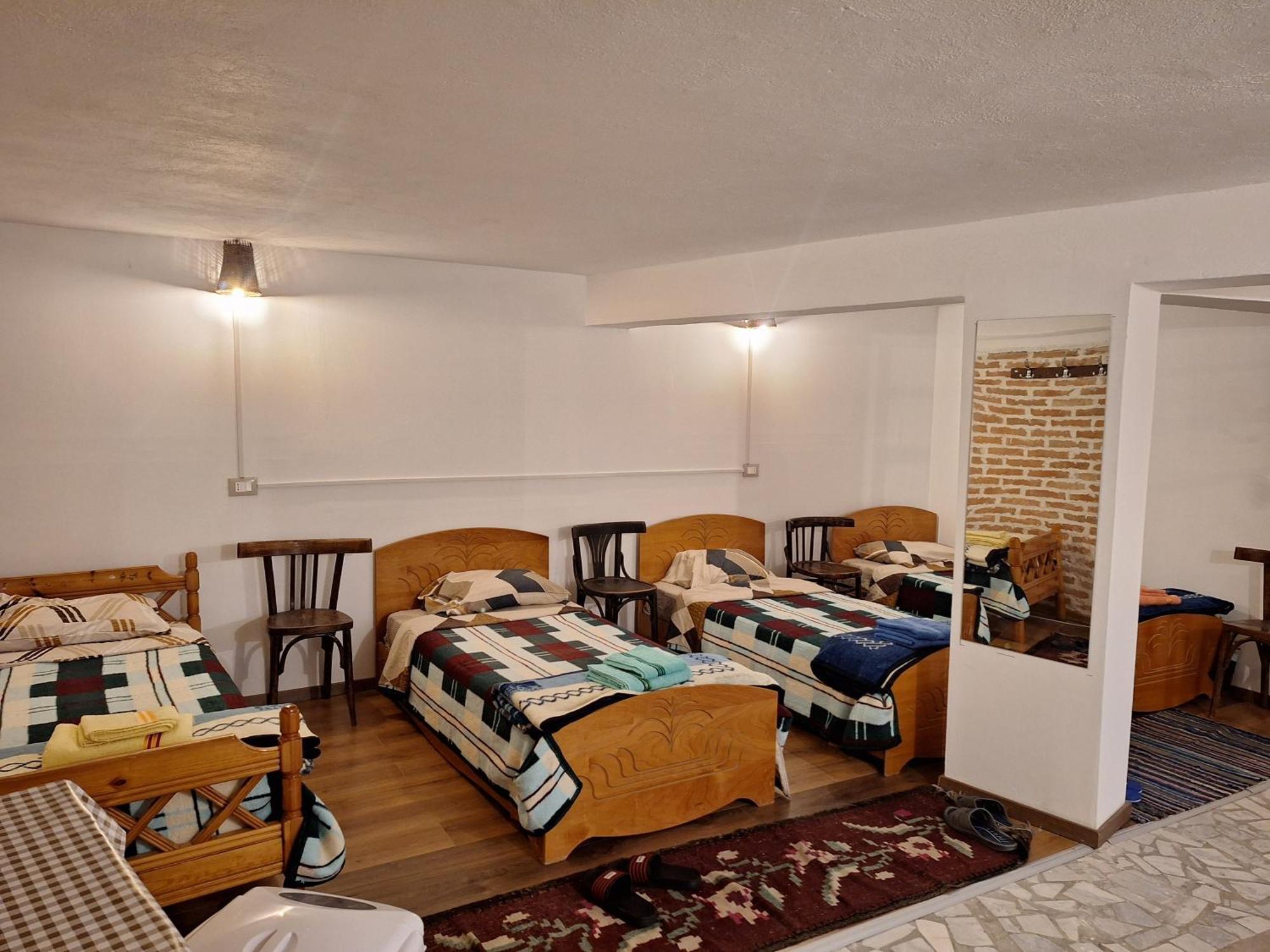 At Pikotiko'S - Korca City Rooms For Rent 외부 사진