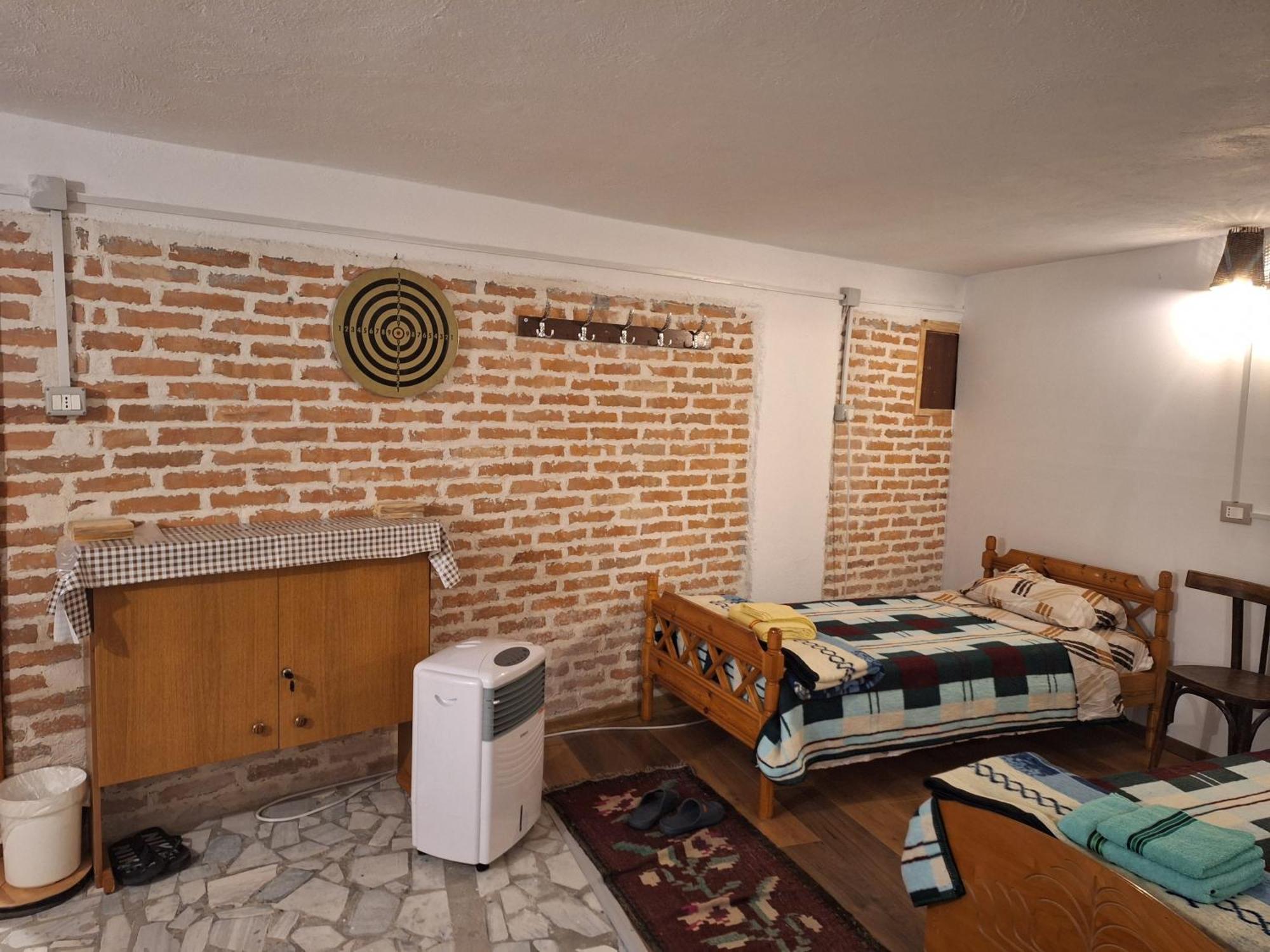 At Pikotiko'S - Korca City Rooms For Rent 외부 사진