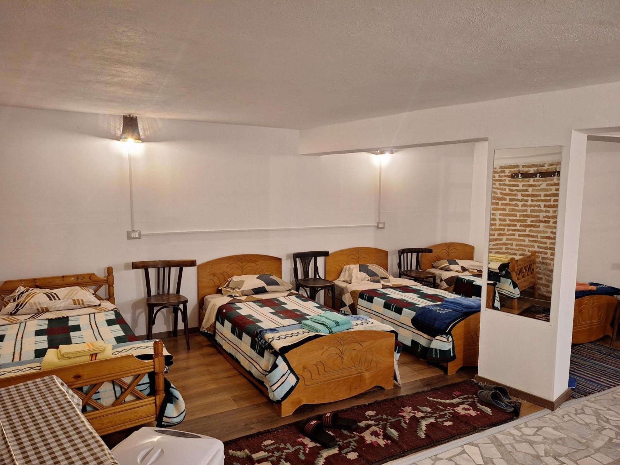At Pikotiko'S - Korca City Rooms For Rent 외부 사진