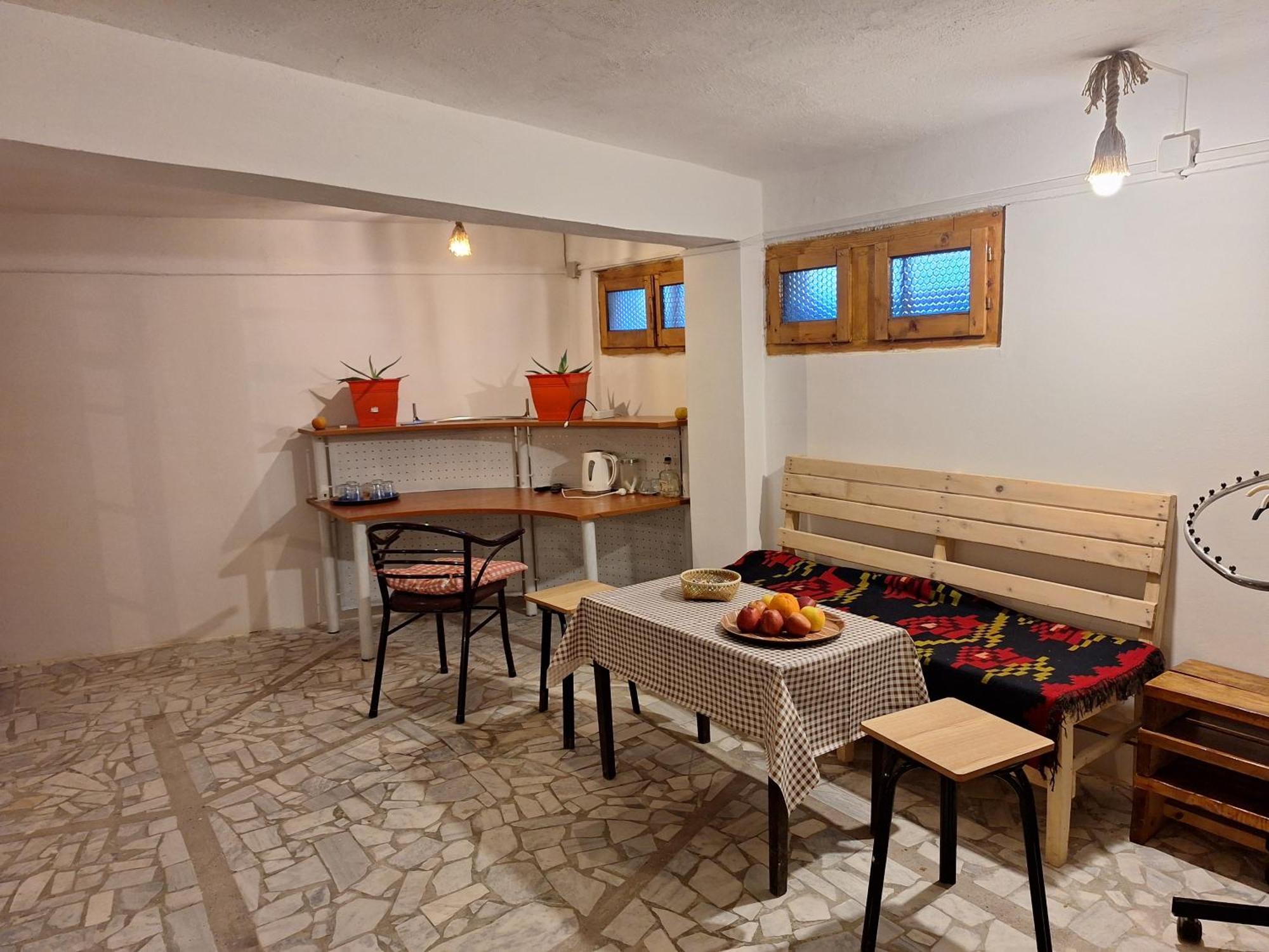 At Pikotiko'S - Korca City Rooms For Rent 외부 사진