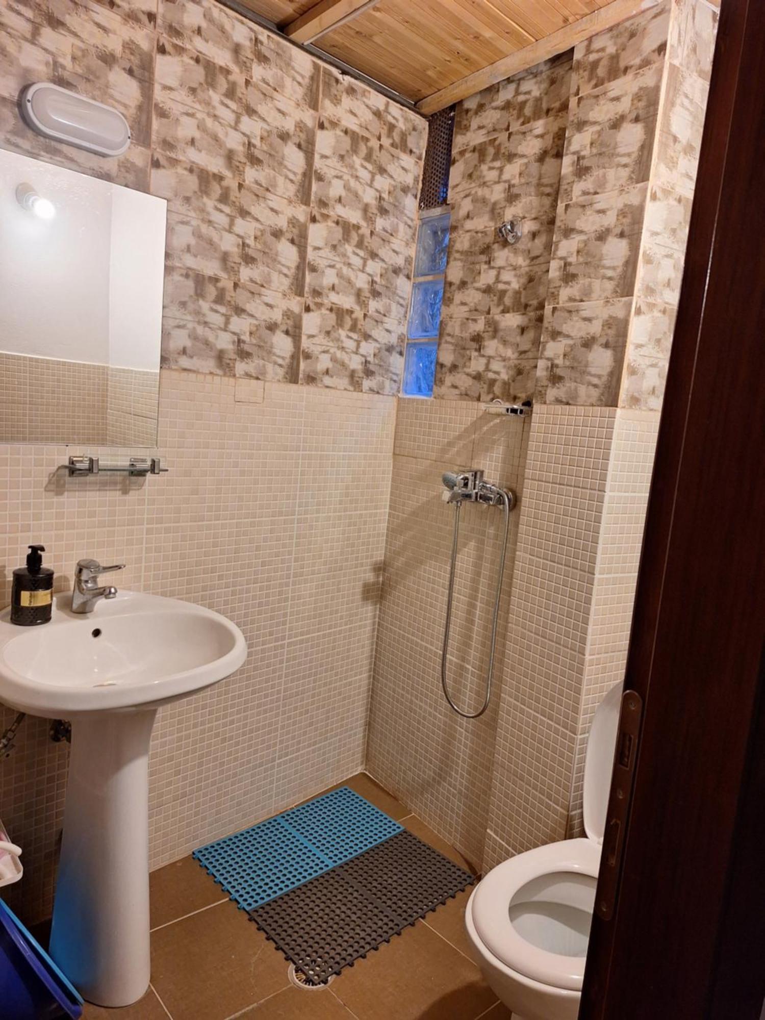 At Pikotiko'S - Korca City Rooms For Rent 외부 사진